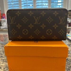 Louis Vuitton Brown Monogram Clutch